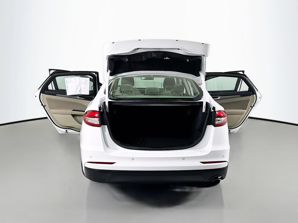 Used 2019 Ford Fusion SE FWD image 20