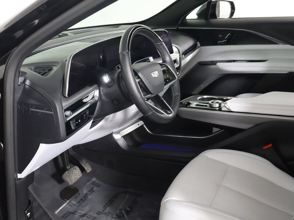 Used 2024 Cadillac Lyriq Sport RWD image 29