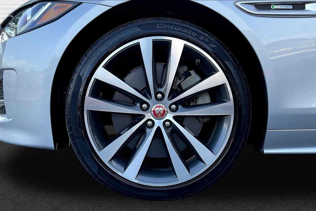 Used 2017 Jaguar XE R-Sport AWD/4WD image 31