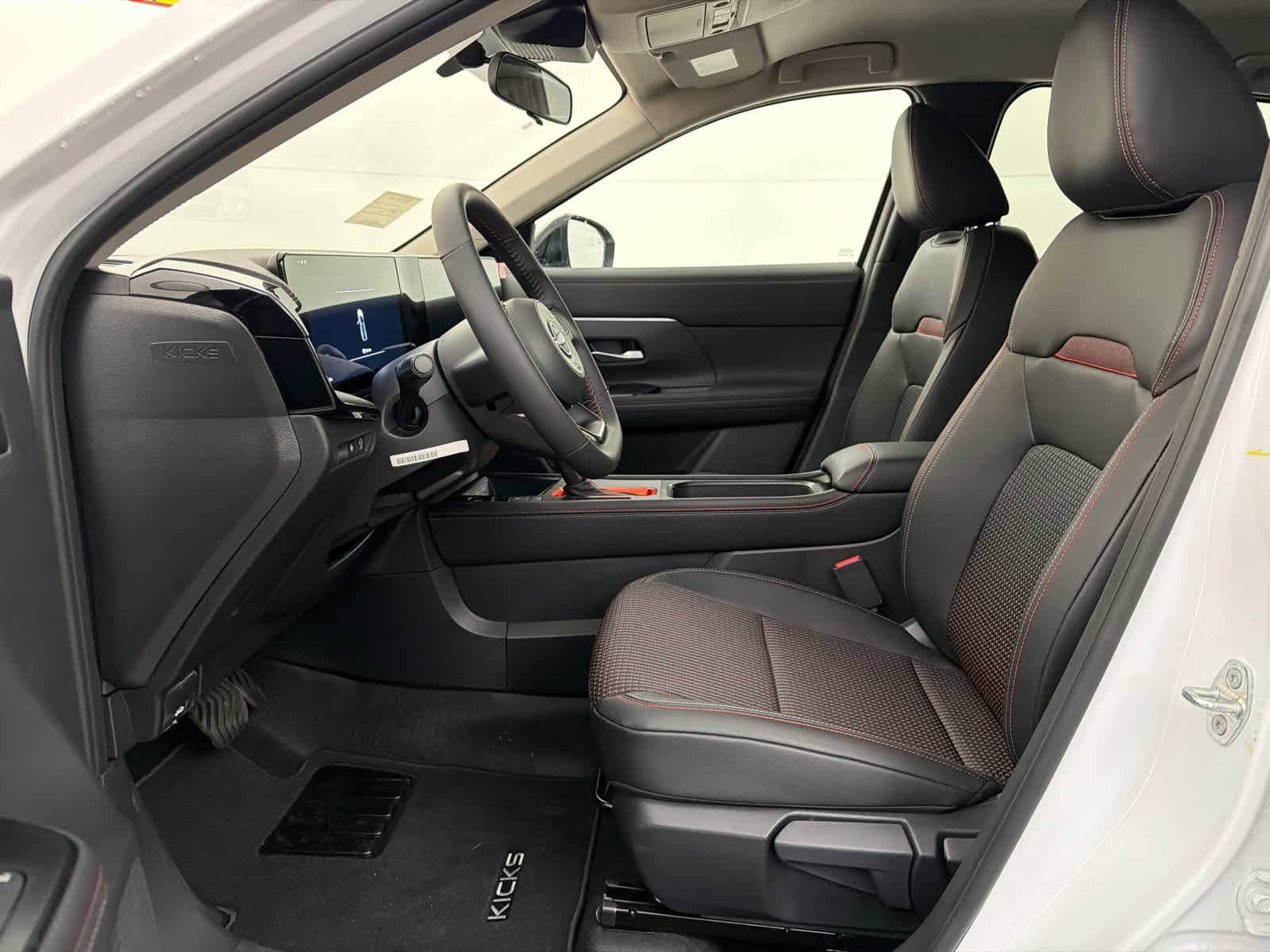 New 2026 Nissan Kicks SR image 15