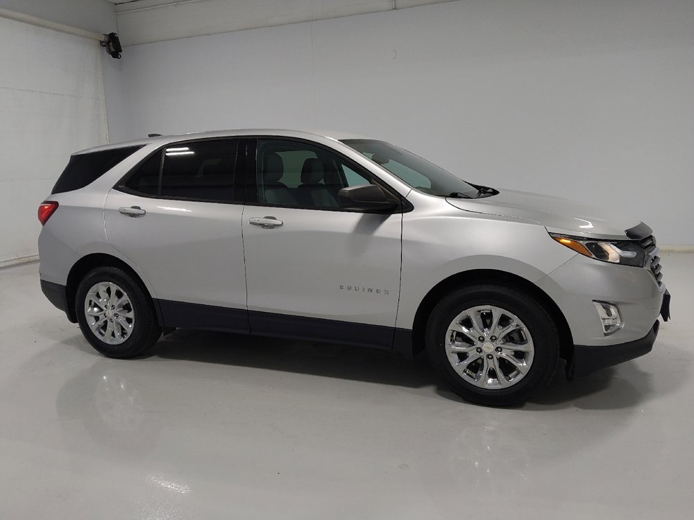 Used 2019 Chevrolet Equinox LS w/ LS Convenience Package FWD image 11
