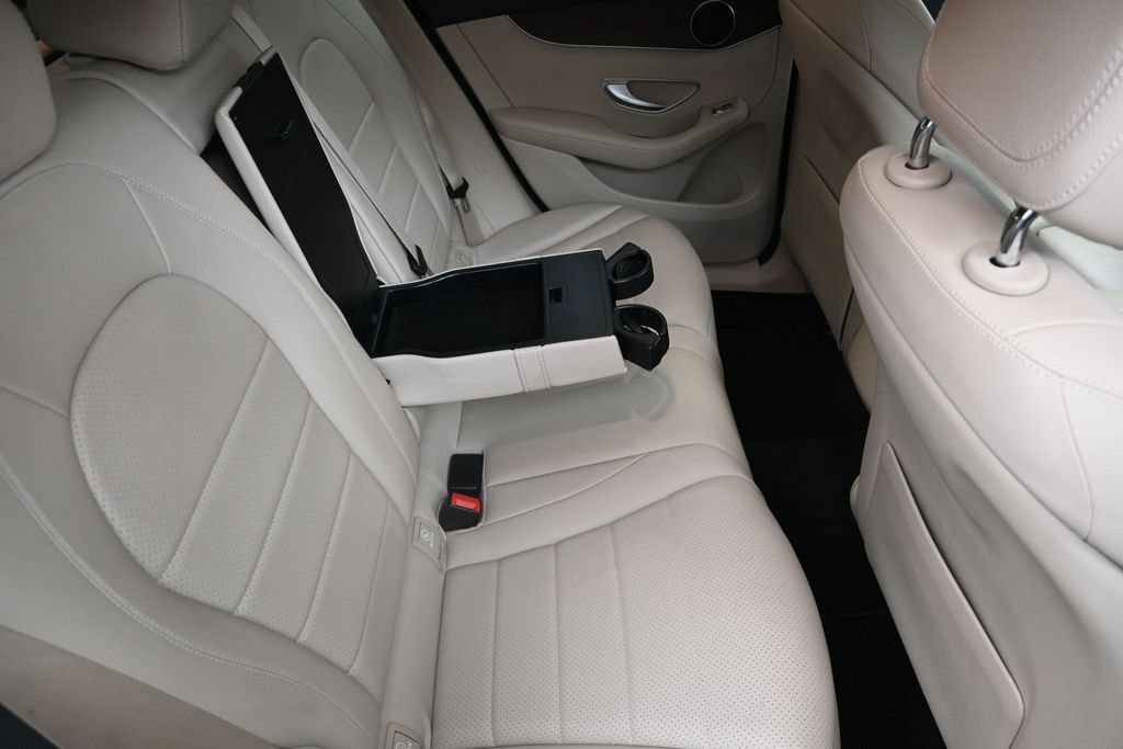 Used 2022 Mercedes-Benz GLC 300 4MATIC w/ Driver Assistance Package image 21