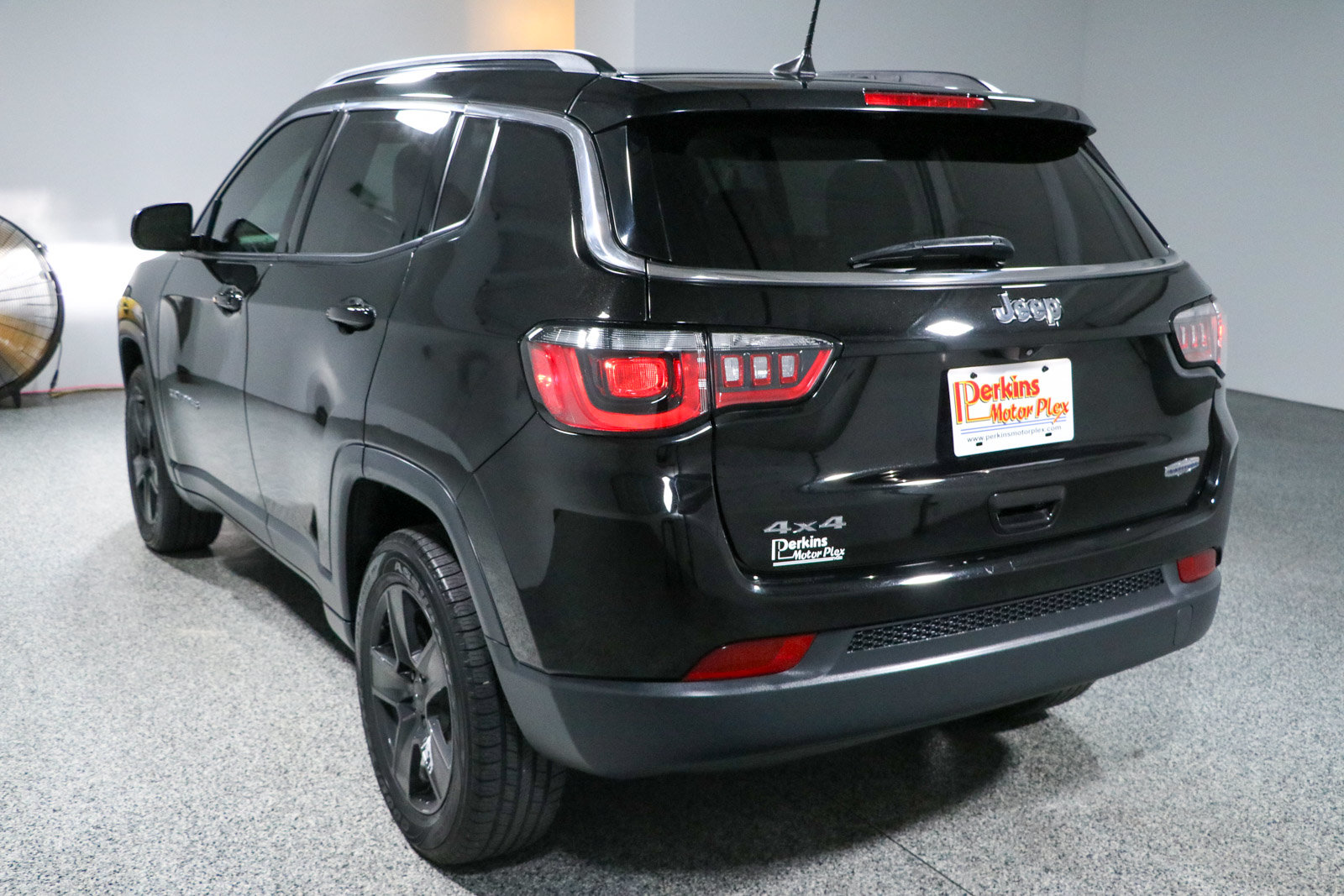 Used 2022 Jeep Compass Latitude w/ Sun and Sound Group AWD/4WD image 9