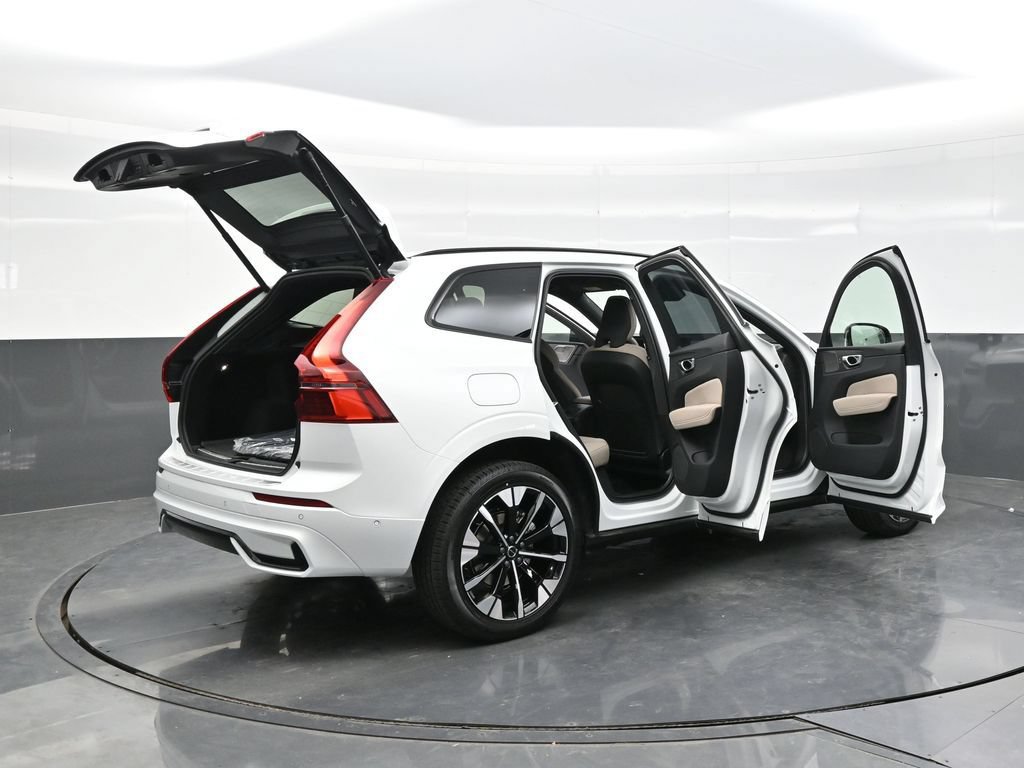 New 2026 Volvo XC60 B5 Plus w/ Climate Package AWD/4WD image 35