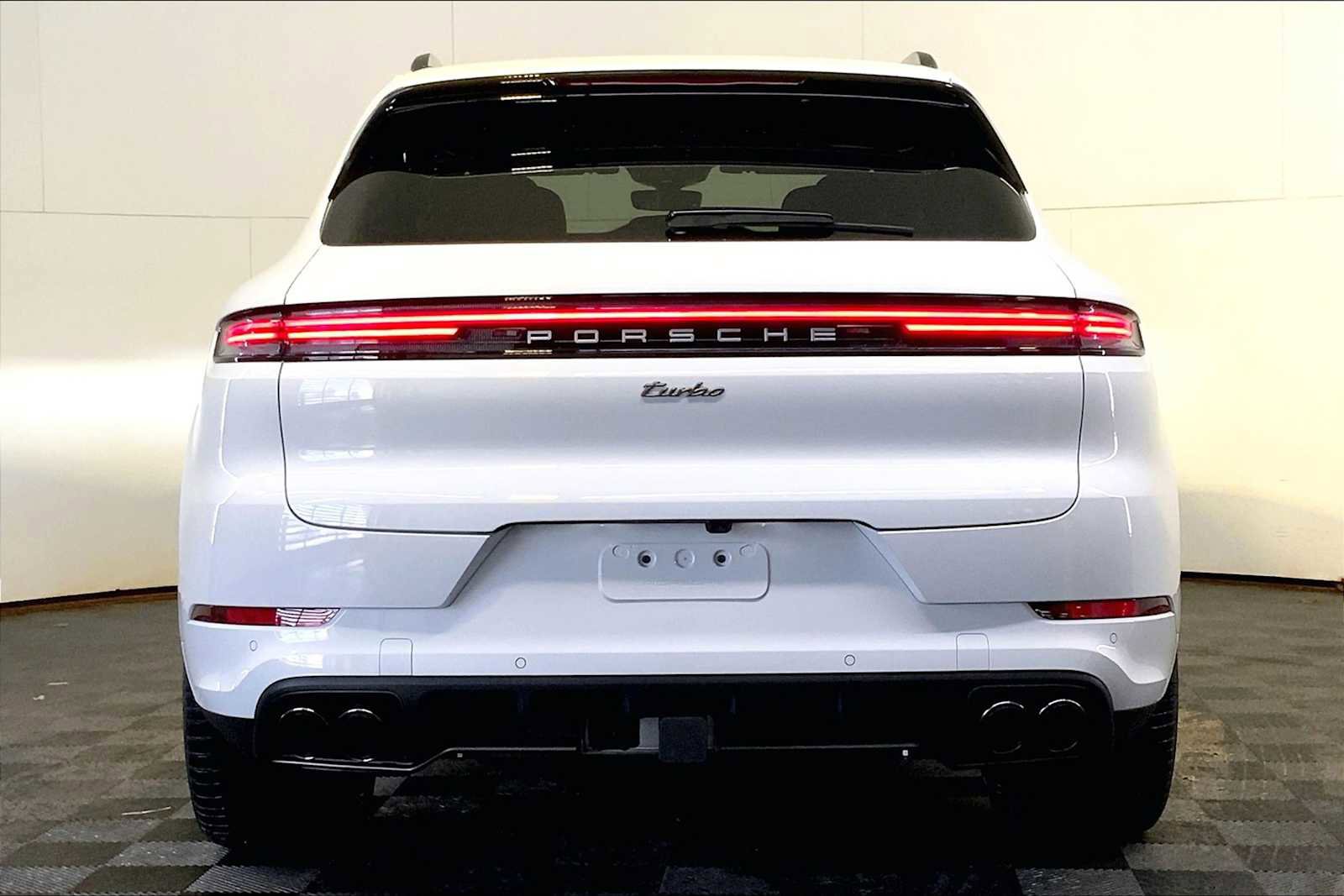 Certified 2025 Porsche Cayenne Turbo image 5