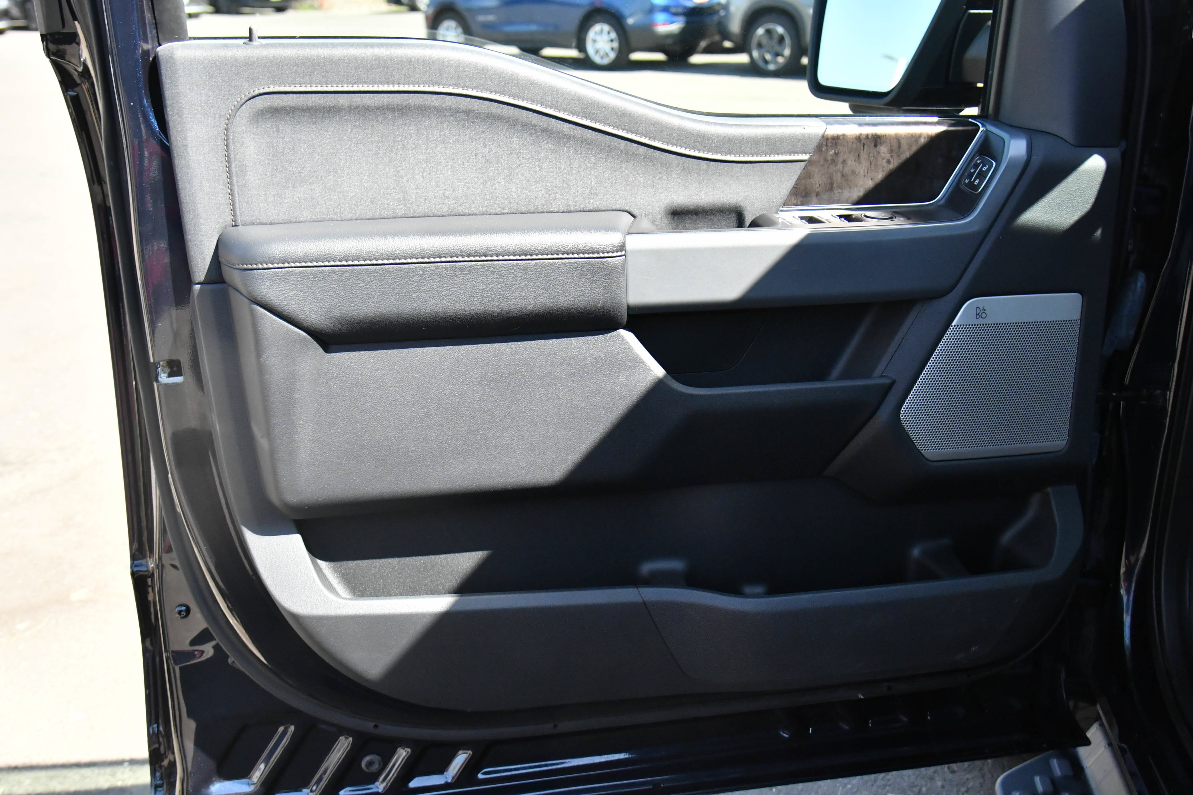 Used 2022 Ford F150 Lightning Lariat AWD/4WD image 16