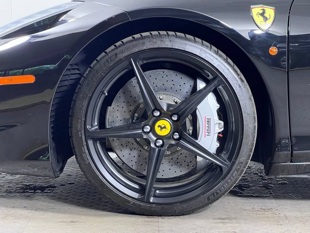 Used 2013 Ferrari 458 Italia Coupe RWD image 11