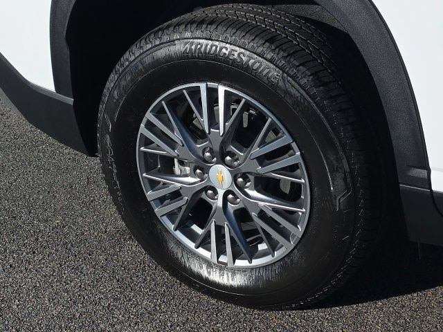 New 2027 Chevrolet Traverse LT w/ Driver Confidence Package FWD image 10