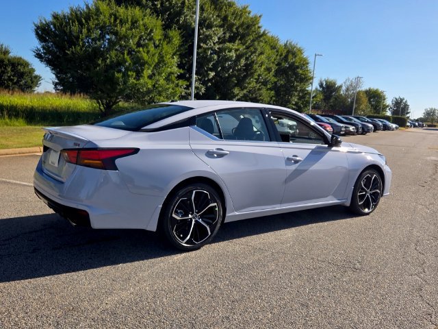 New 2026 Nissan Altima 2.5 SR w/ SR Premium Package FWD image 14