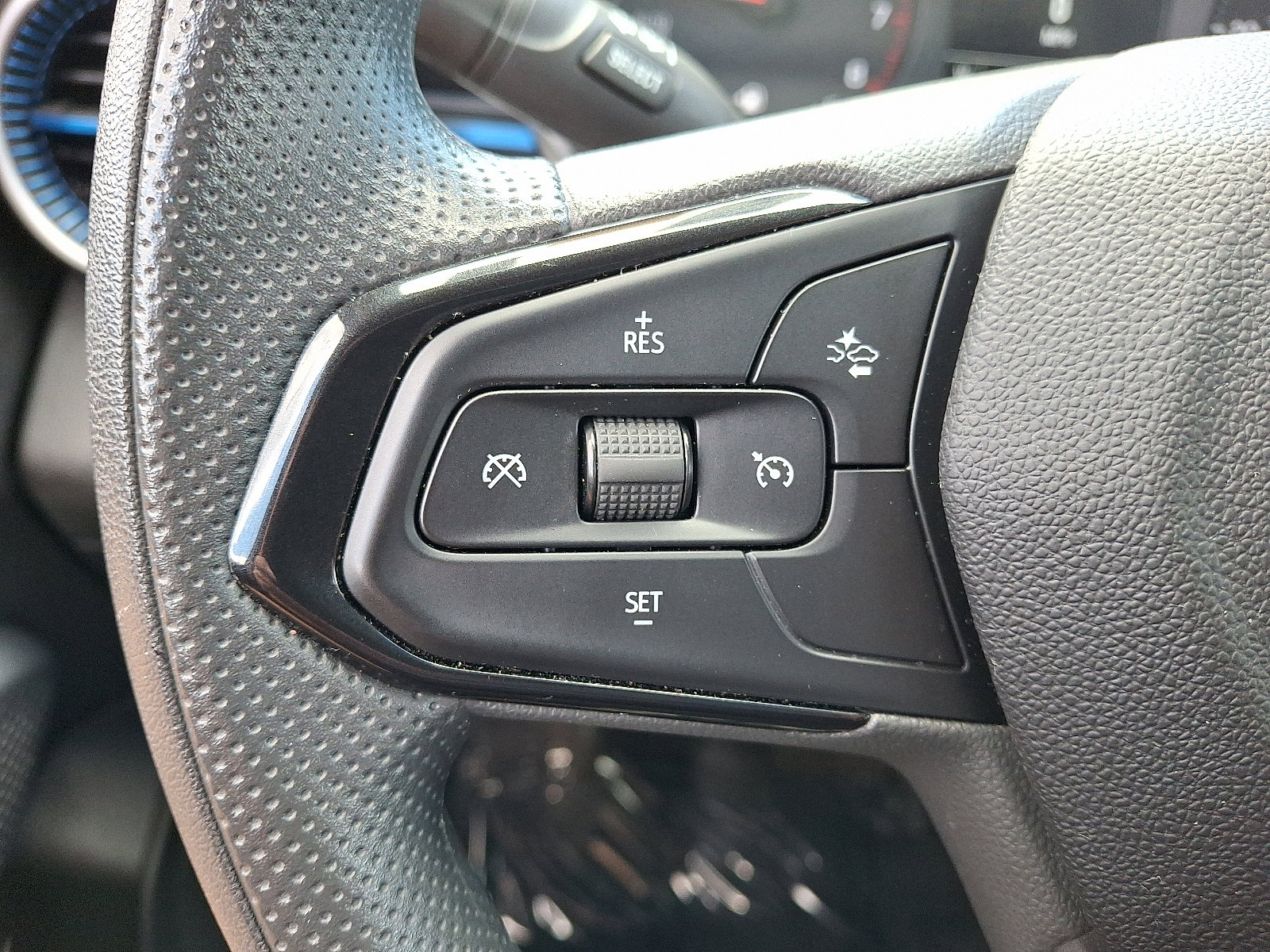 Used 2025 Chevrolet Trax LS image 21