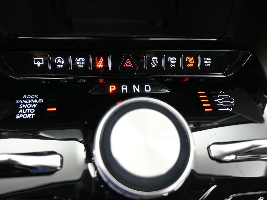 Used 2024 Jeep Grand Wagoneer L 4WD image 32