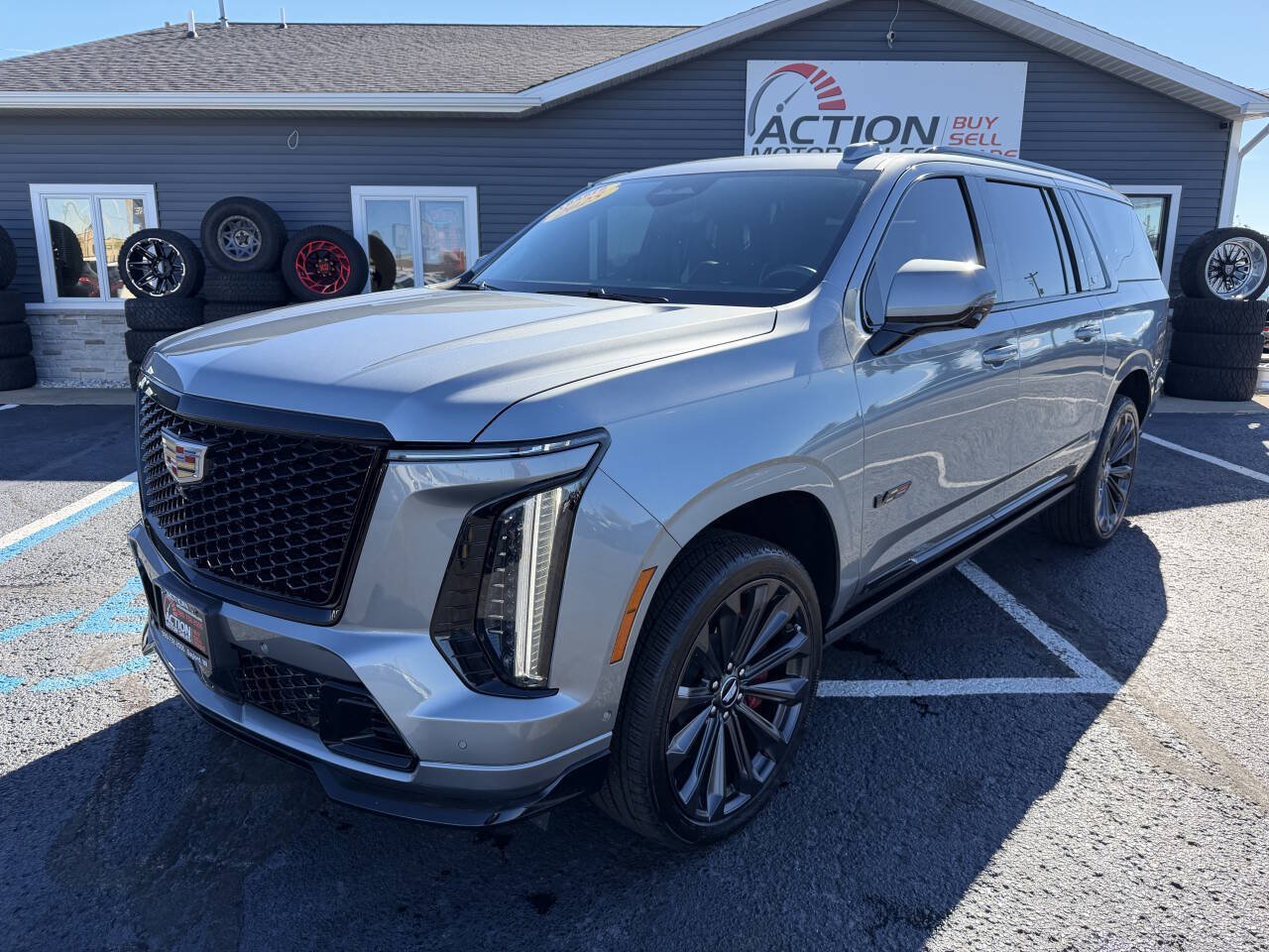 Used 2025 Cadillac Escalade ESV V