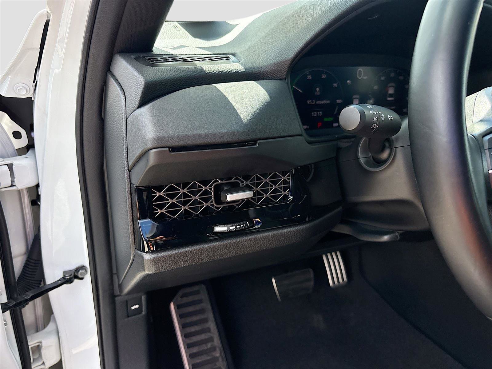 Used 2023 Honda Accord Sport image 11