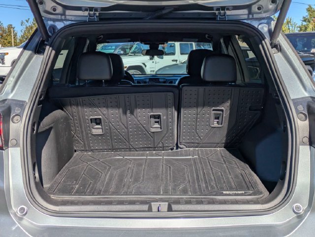 Used 2023 Chevrolet Equinox RS w/ RS Leather Package FWD image 14