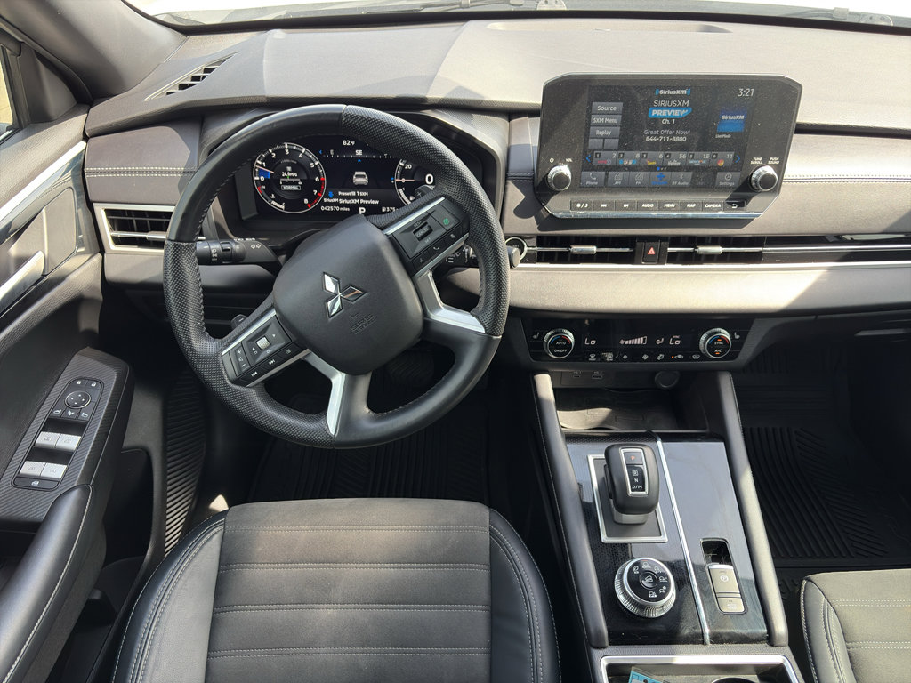 Used 2023 Mitsubishi Outlander SE Black Edition AWD/4WD image 11