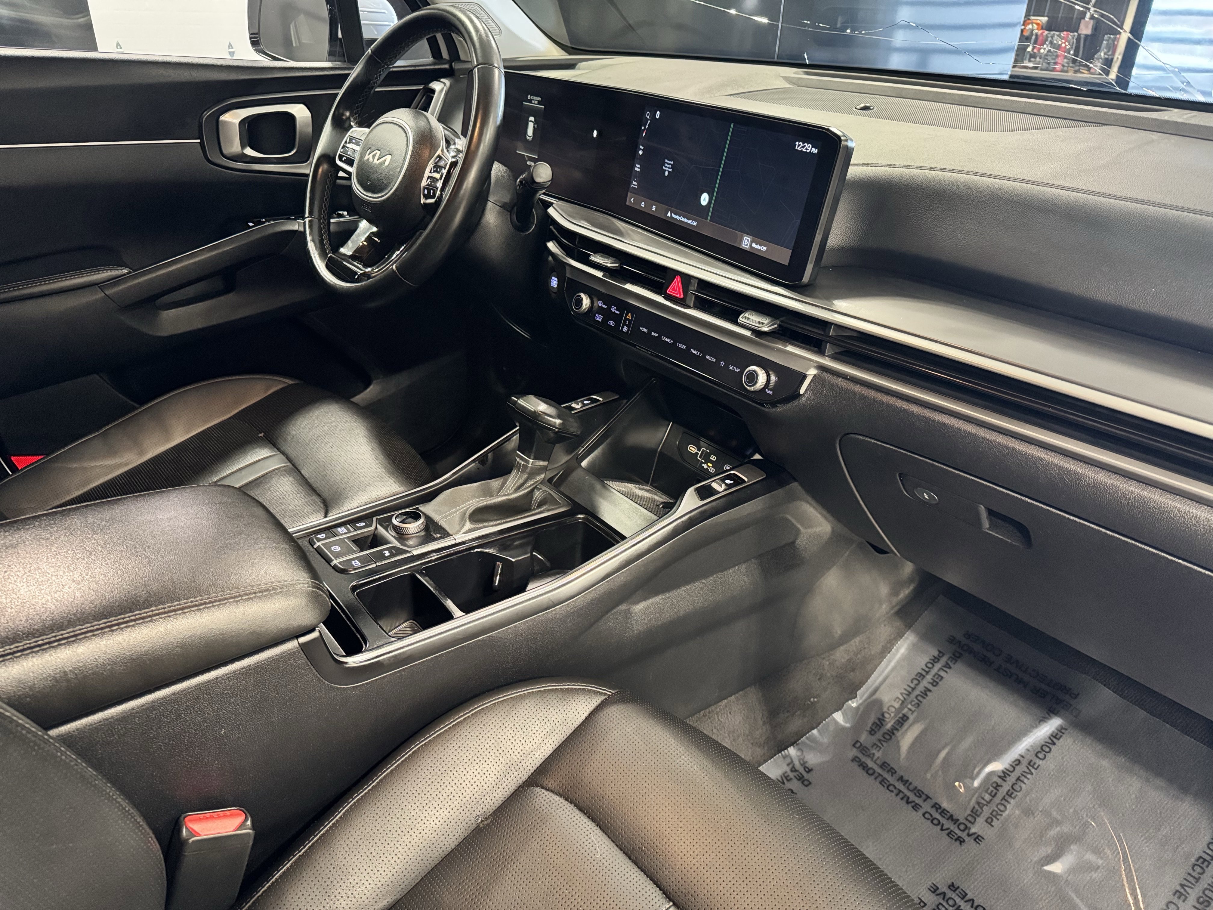 Used 2024 Kia Sorento S image 4