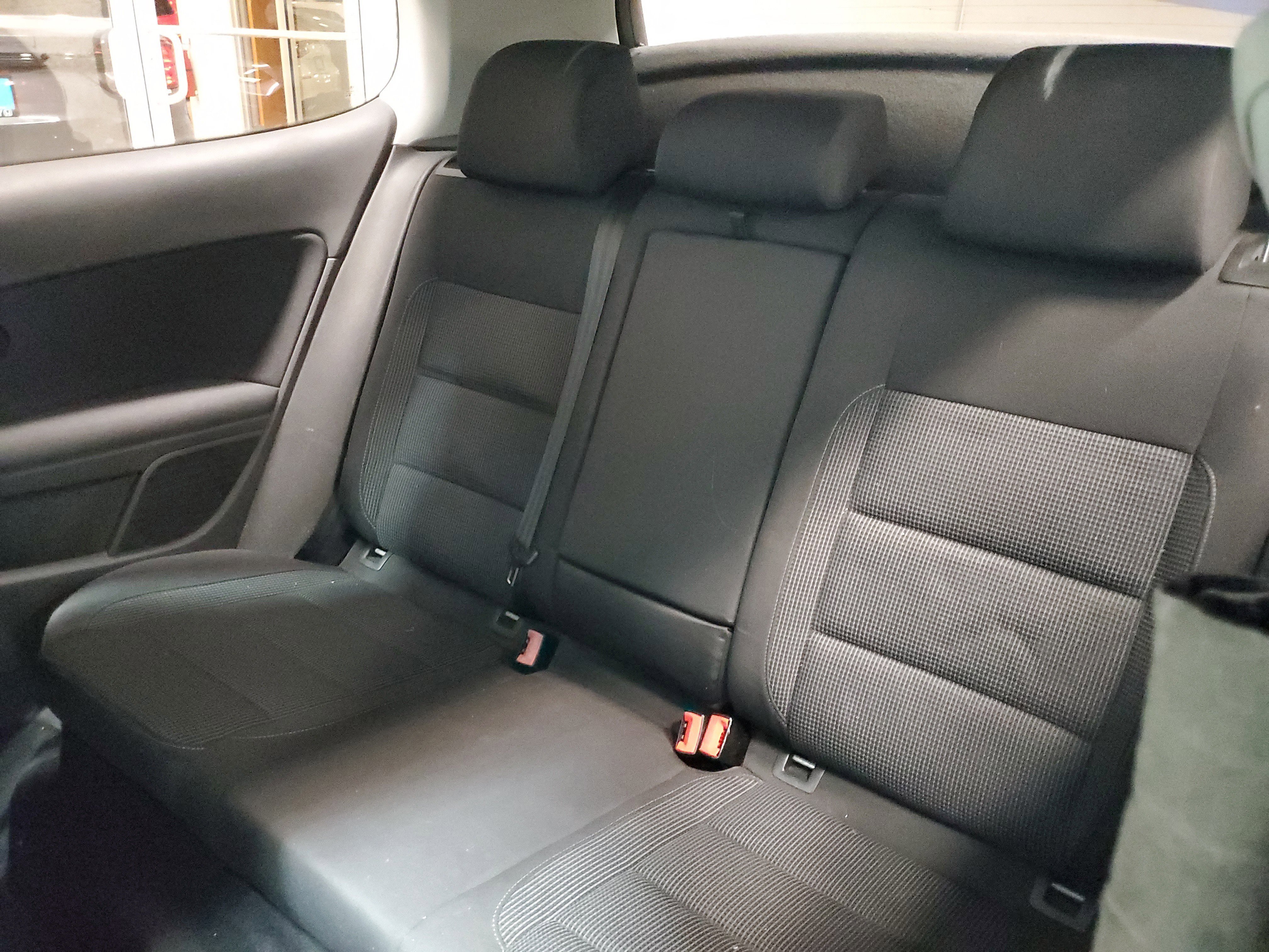 Used 2012 Volkswagen Golf 2-Door FWD image 10