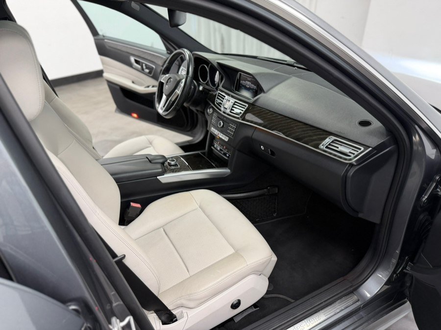 Used 2016 Mercedes-Benz E 350 4MATIC Sedan w/ Premium Package image 35
