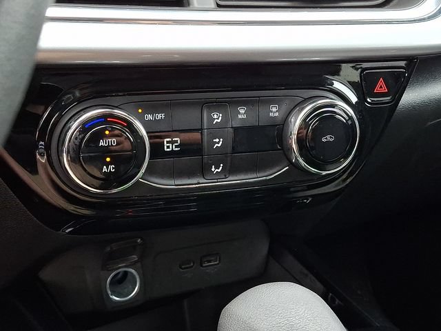 Used 2025 Chevrolet Trax LT FWD image 16