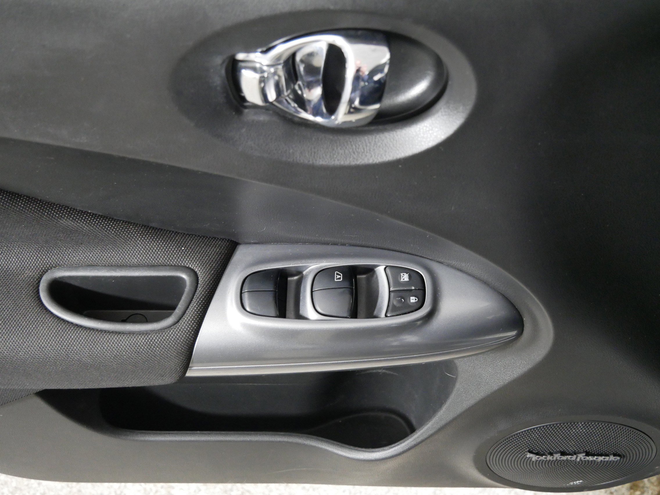 Used 2014 Nissan Juke SL image 19