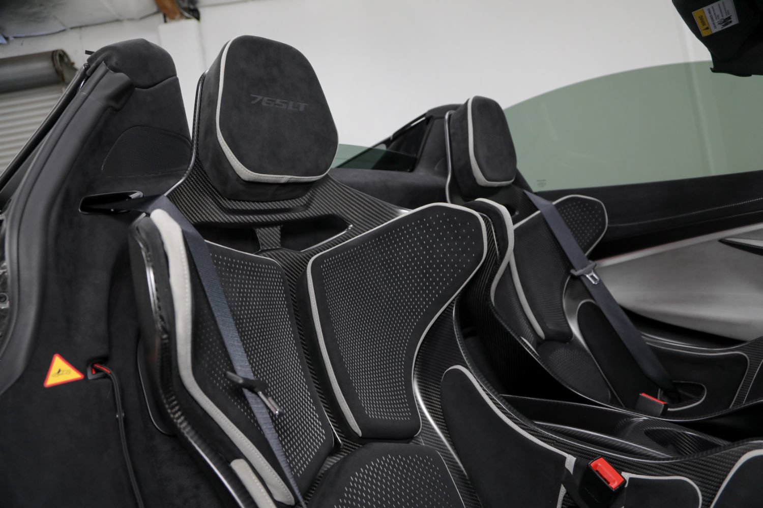 Used 2022 McLaren 765LT RWD image 2