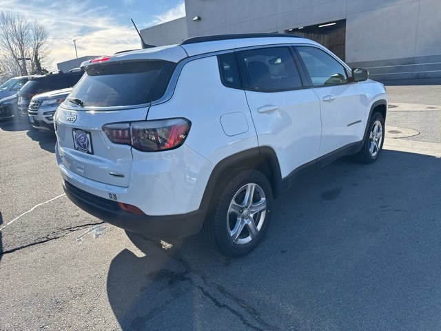 Used 2024 Jeep Compass Latitude image 4