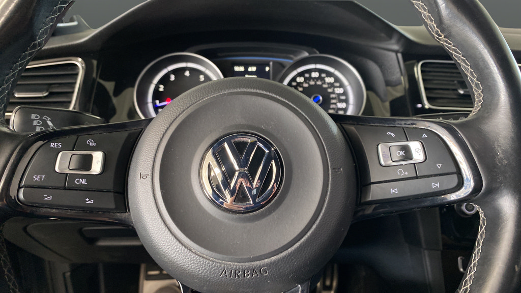 Used 2015 Volkswagen Golf R 4-Door AWD/4WD image 15