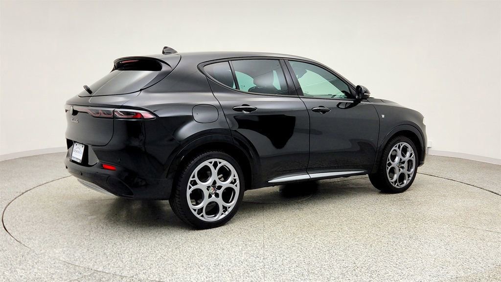 Used 2024 Alfa Romeo Tonale Ti w/ Premium Interior Package image 5