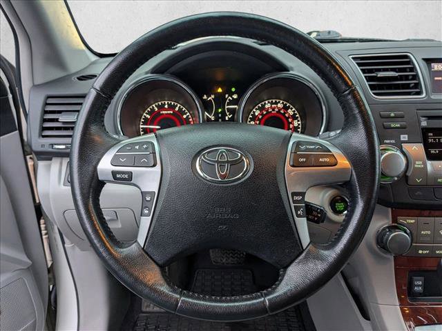 Used 2012 Toyota Highlander Limited image 16
