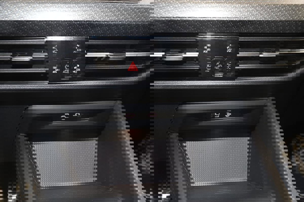 Used 2024 Volkswagen Golf R image 33