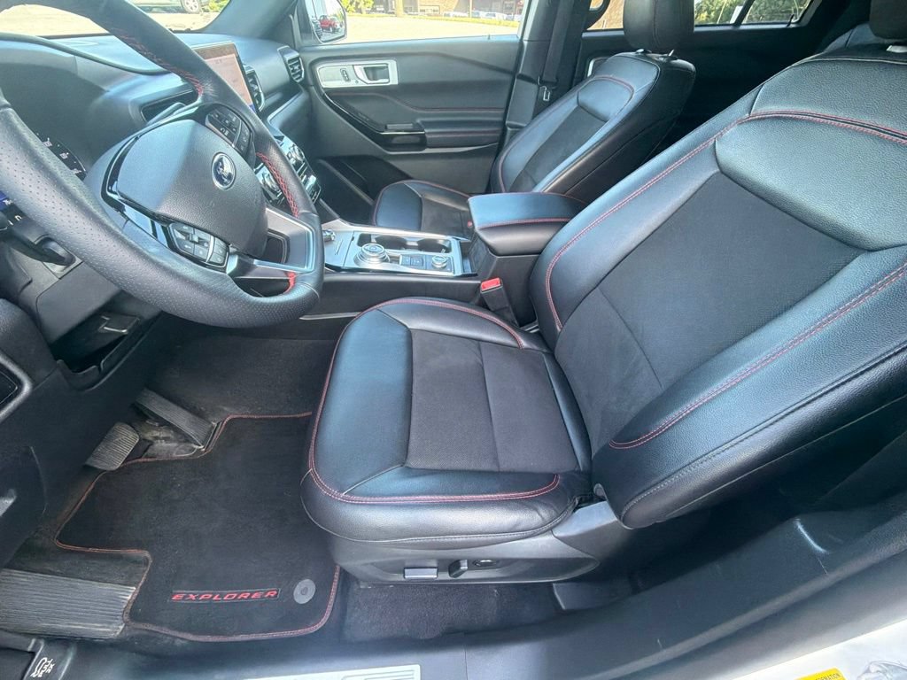 Used 2023 Ford Explorer ST-Line AWD/4WD image 18