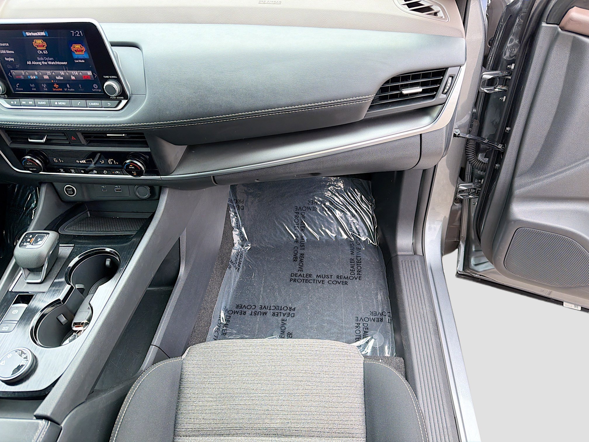 Used 2023 Nissan Rogue SV image 17