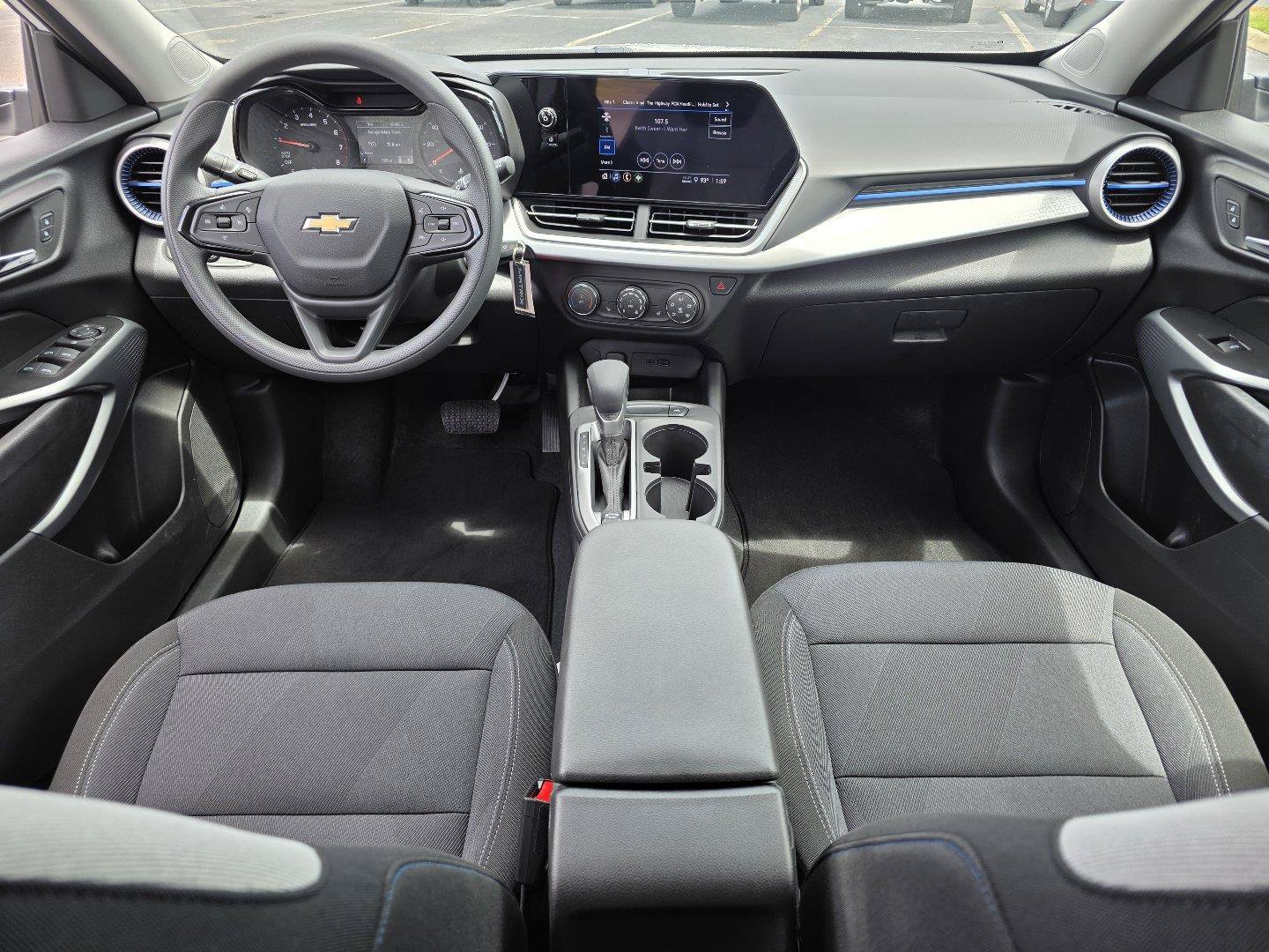 Used 2026 Chevrolet Trax LS w/ LS Convenience Package FWD image 10