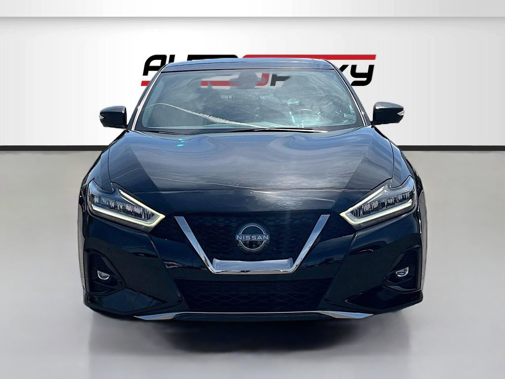 Used 2021 Nissan Maxima SR w/ Sport Mat Group FWD image 2