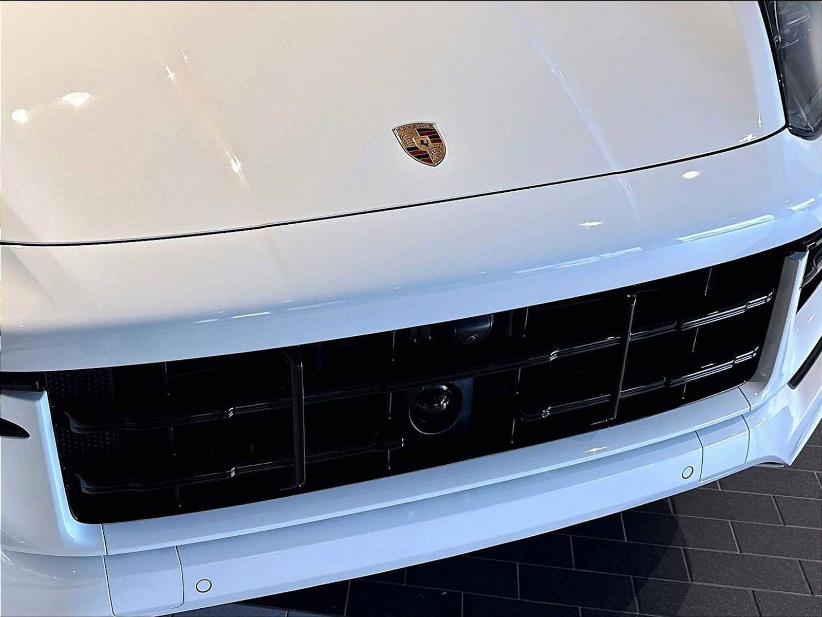 New 2026 Porsche Cayenne GTS AWD/4WD image 29