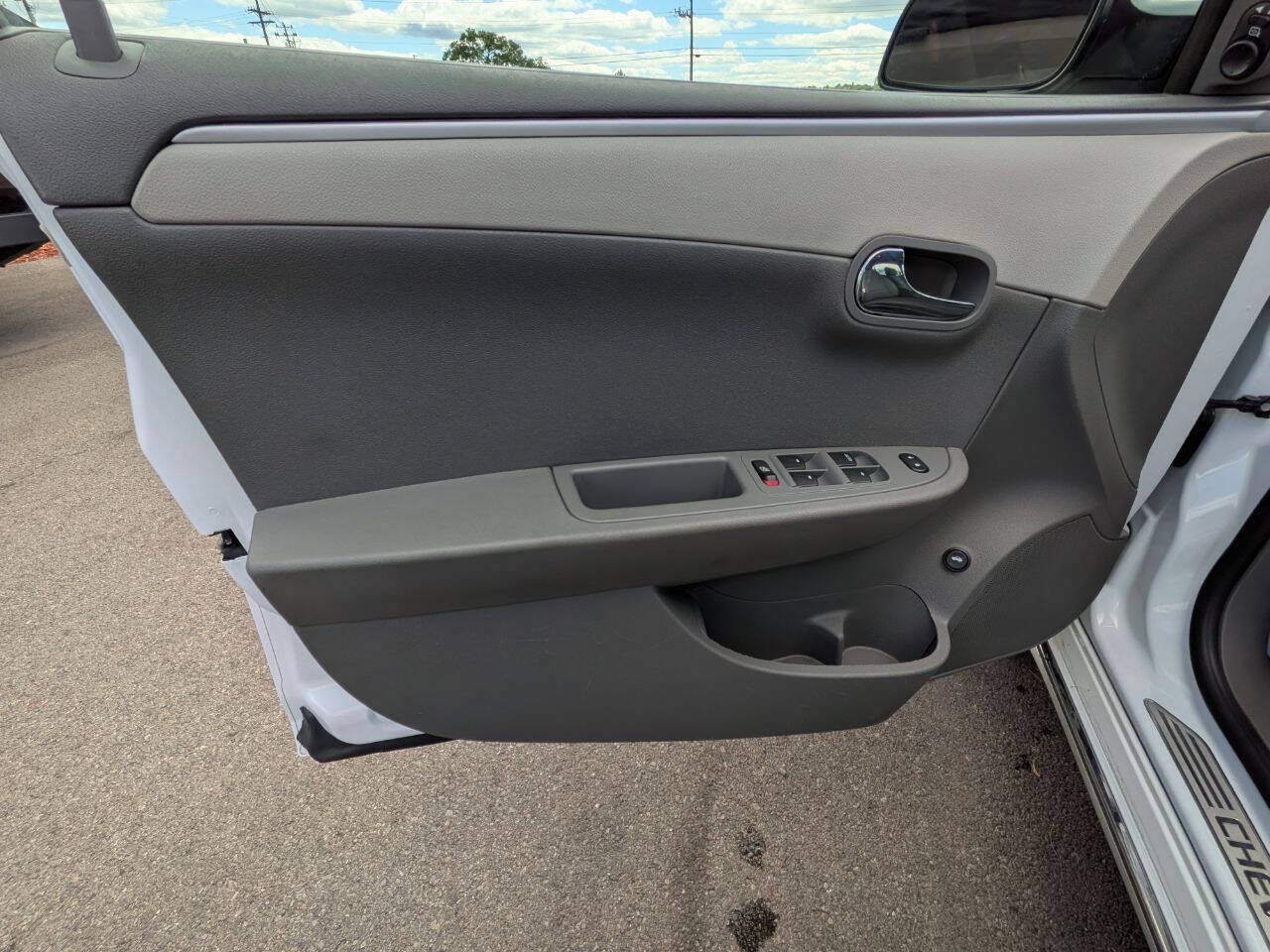 Used 2009 Chevrolet Malibu Hybrid FWD image 13