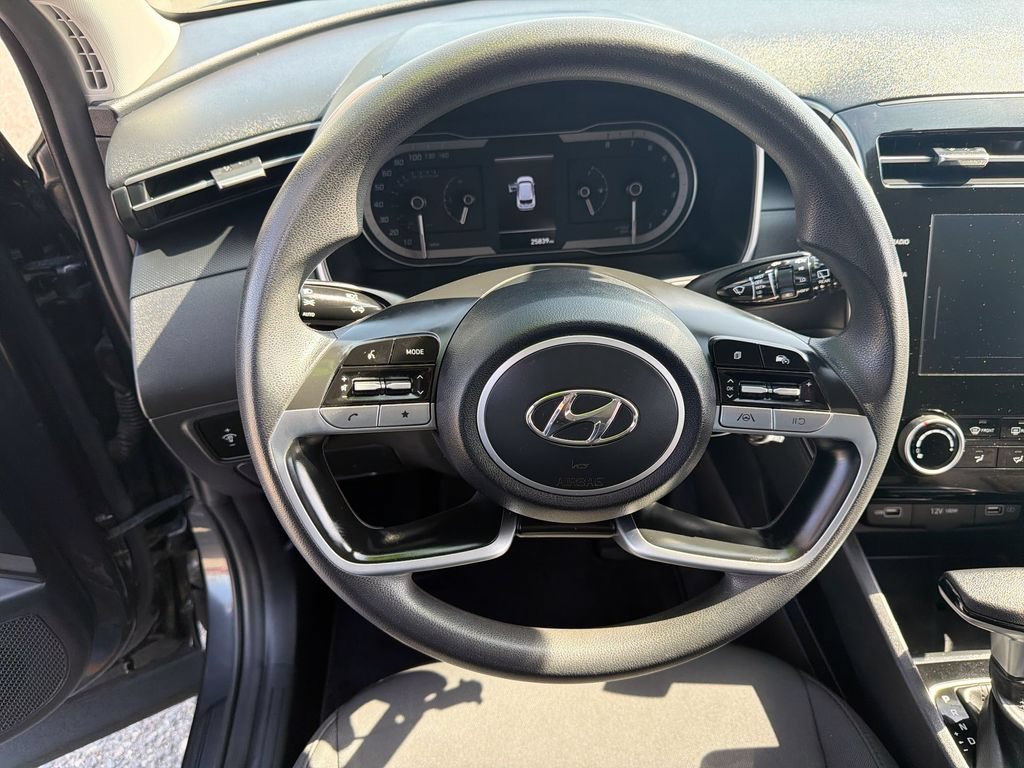 Used 2022 Hyundai Tucson SE w/ Cargo Package AWD/4WD image 3