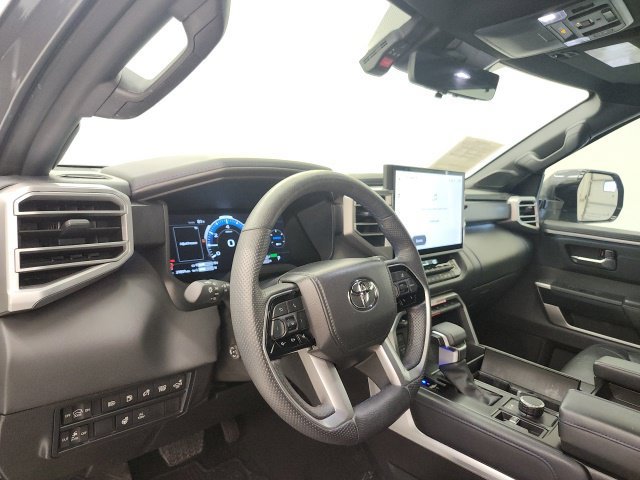 Certified 2025 Toyota Sequoia Platinum AWD/4WD image 14