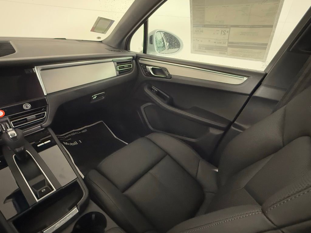 New 2026 Porsche Macan image 23