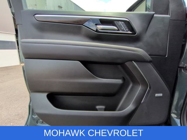 Used 2026 Chevrolet Tahoe Z71 w/ Comfort Package AWD/4WD image 24