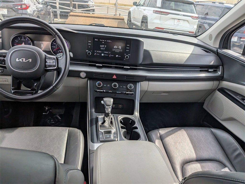 Used 2024 Kia Carnival LX image 23