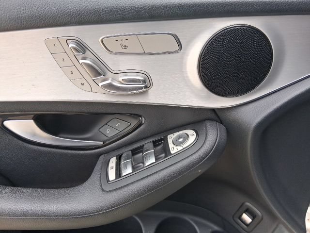 Used 2019 Mercedes-Benz GLC 300 image 10