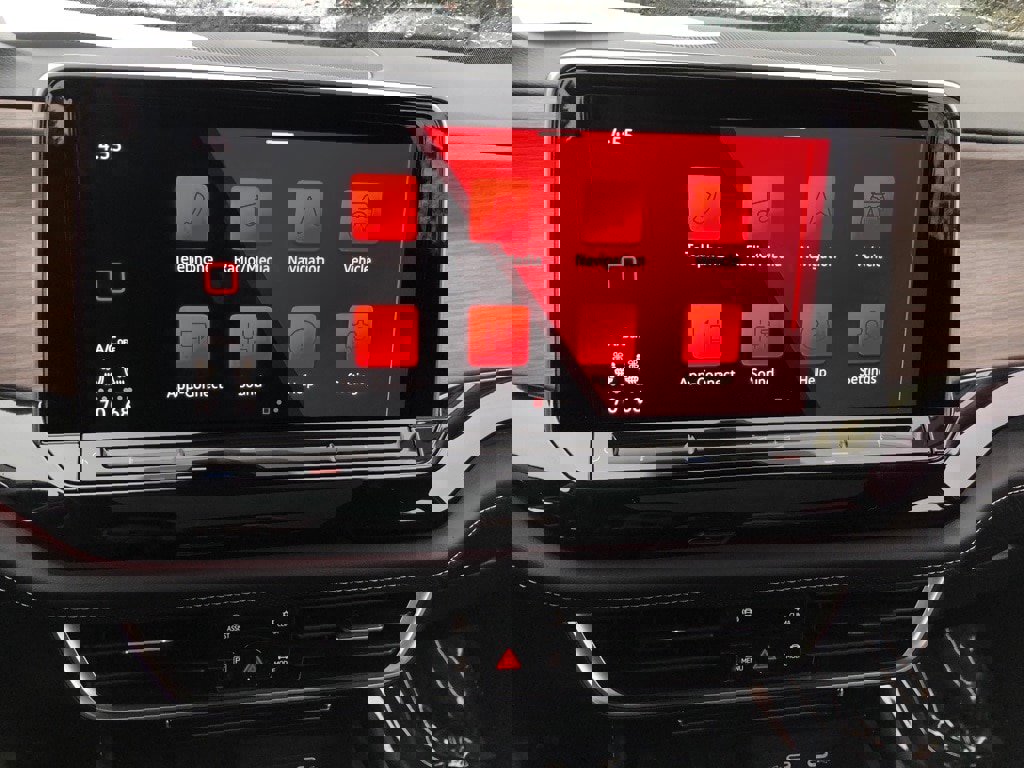 Used 2025 Volkswagen Atlas SEL image 24