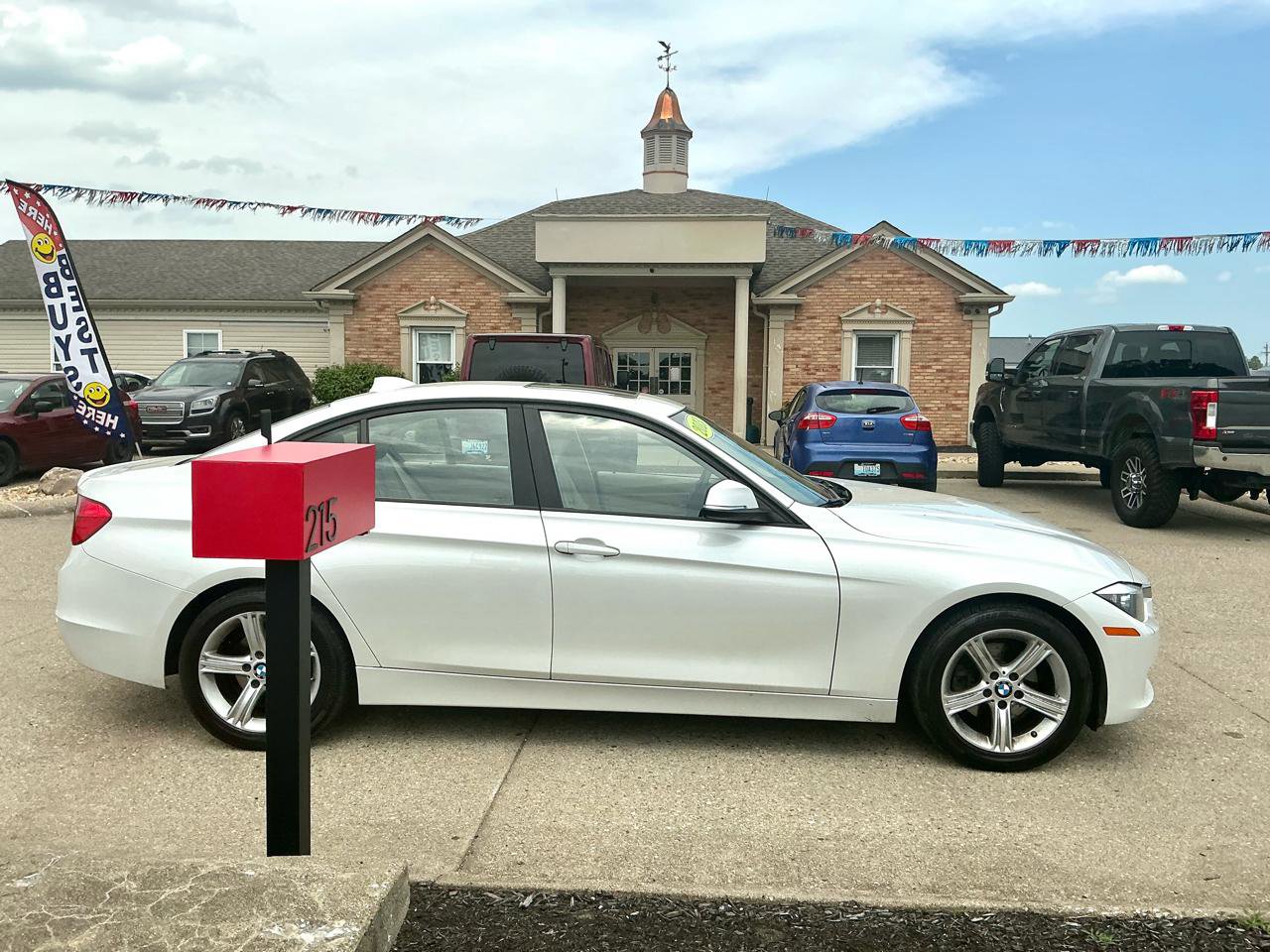 Used 2013 BMW 328i xDrive Sedan AWD/4WD image 4