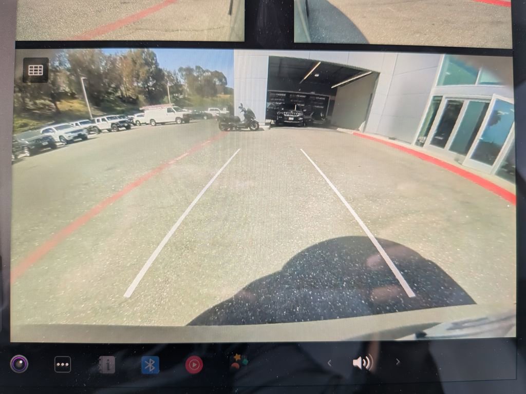 Used 2024 Tesla Model Y Performance image 17