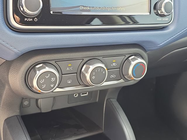 New 2025 Nissan Versa SV w/ Trunk Package FWD image 24