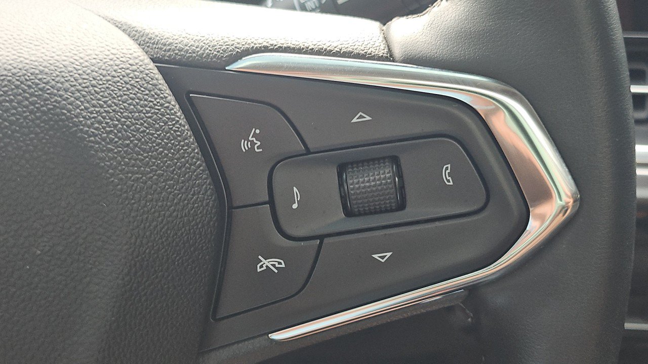 Used 2024 Chevrolet Trax ACTIV w/ Sunroof Package FWD image 19