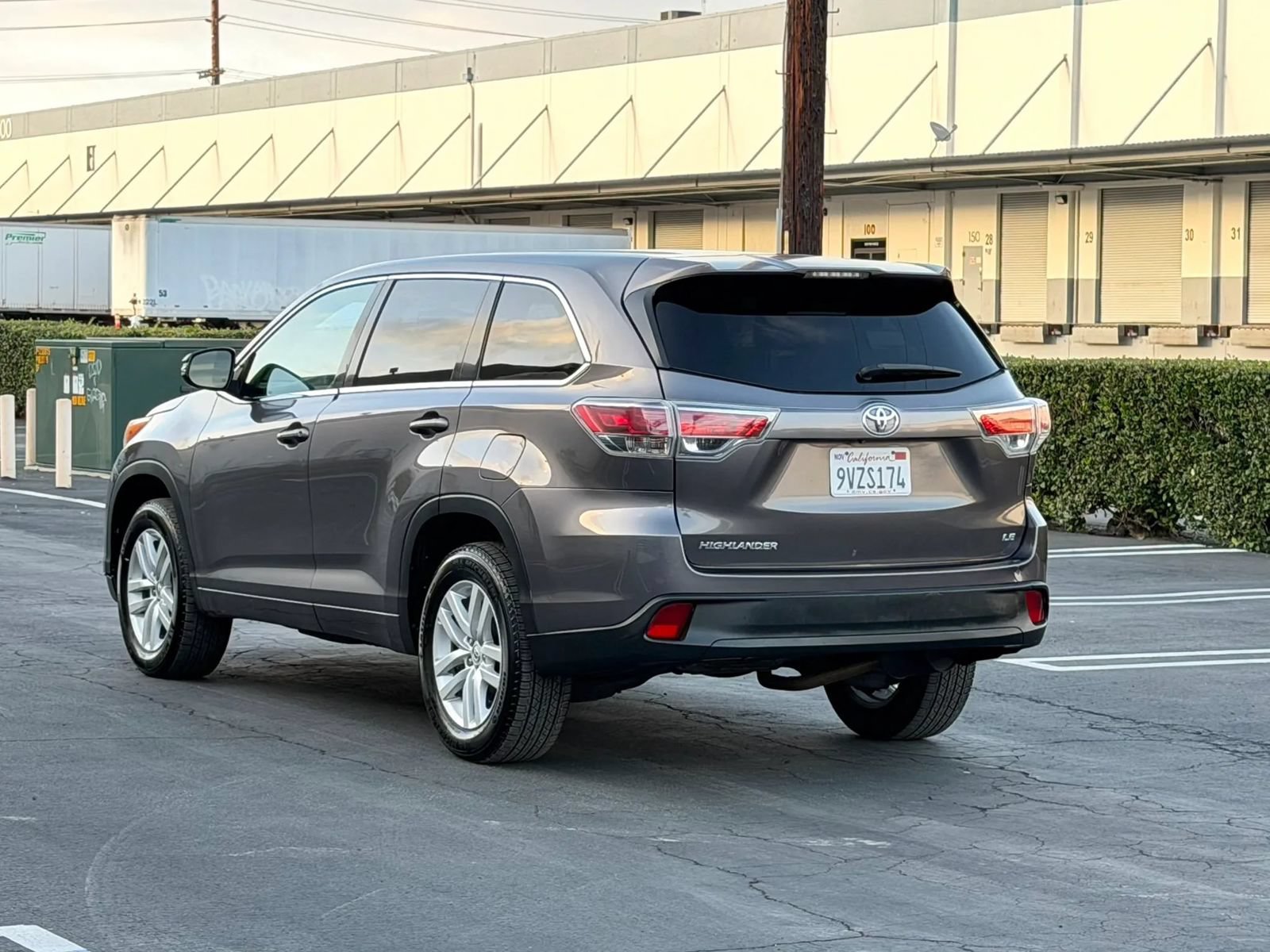 Used 2014 Toyota Highlander LE FWD image 6