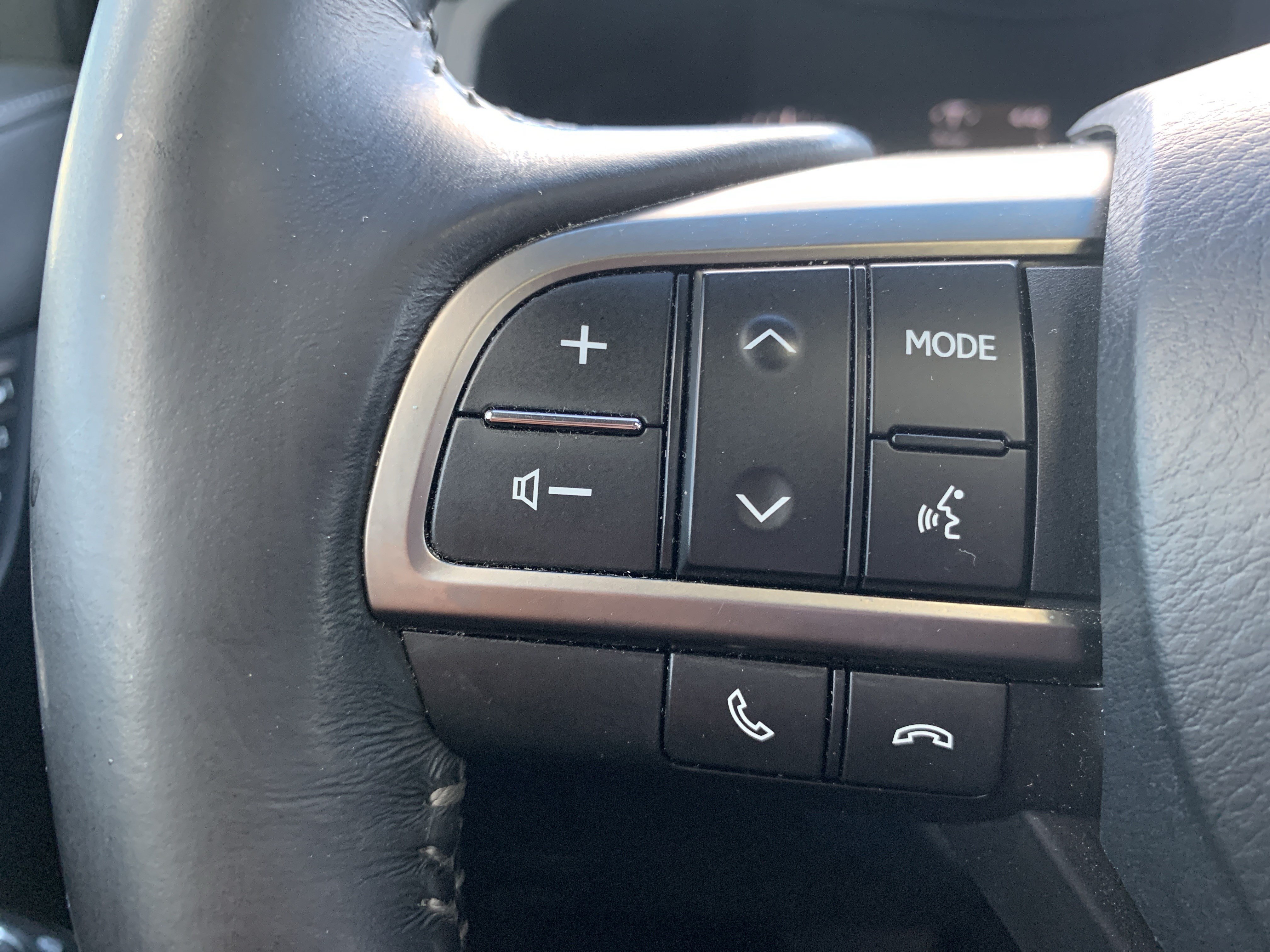 Used 2019 Lexus LX 570 4WD w/ Luxury Package image 19