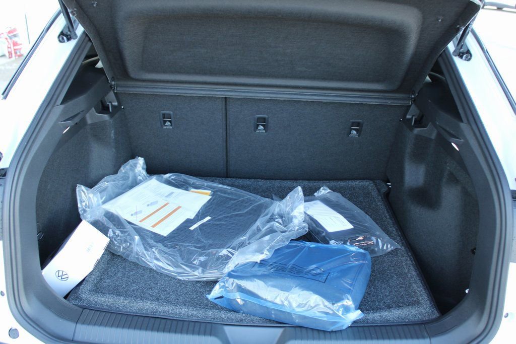 New 2026 Volkswagen ID.4 Pro image 16